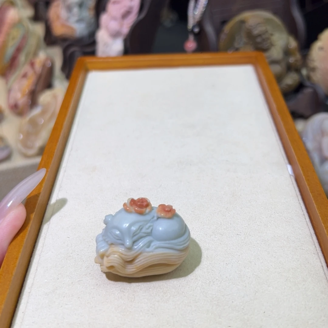 可***乐石英质玉未镶嵌颈饰