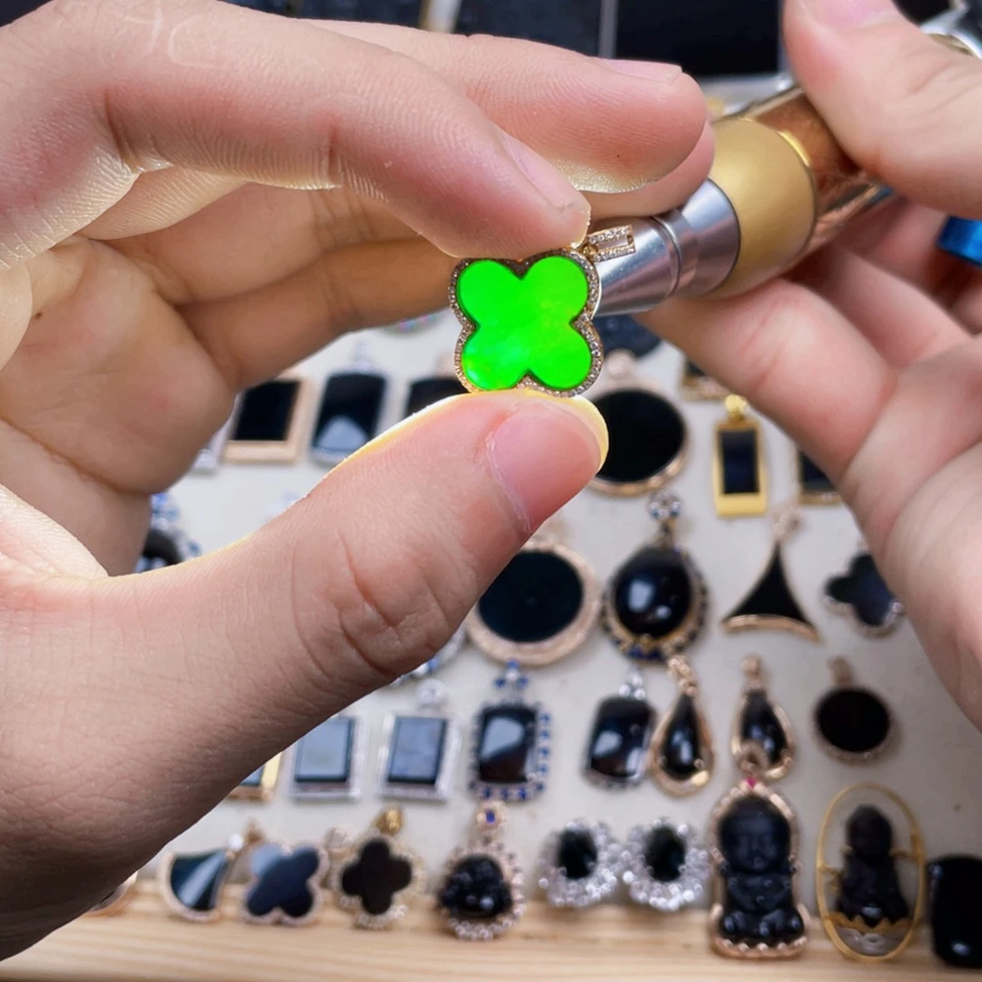 18K金镶嵌定制翡翠翡翠墨翠