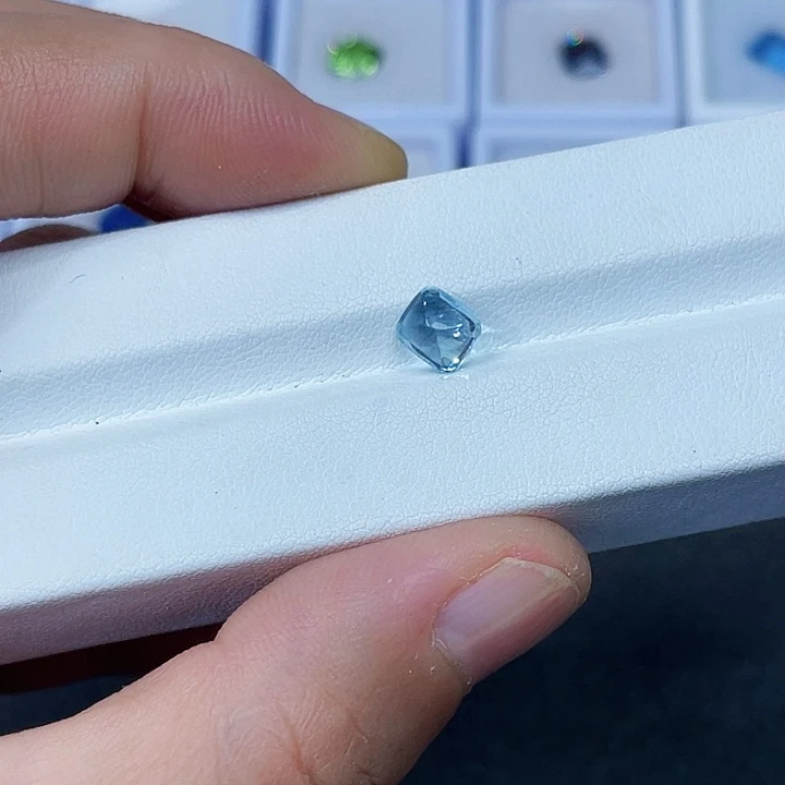 海蓝宝石笔搁未镶嵌1.31糖塔
