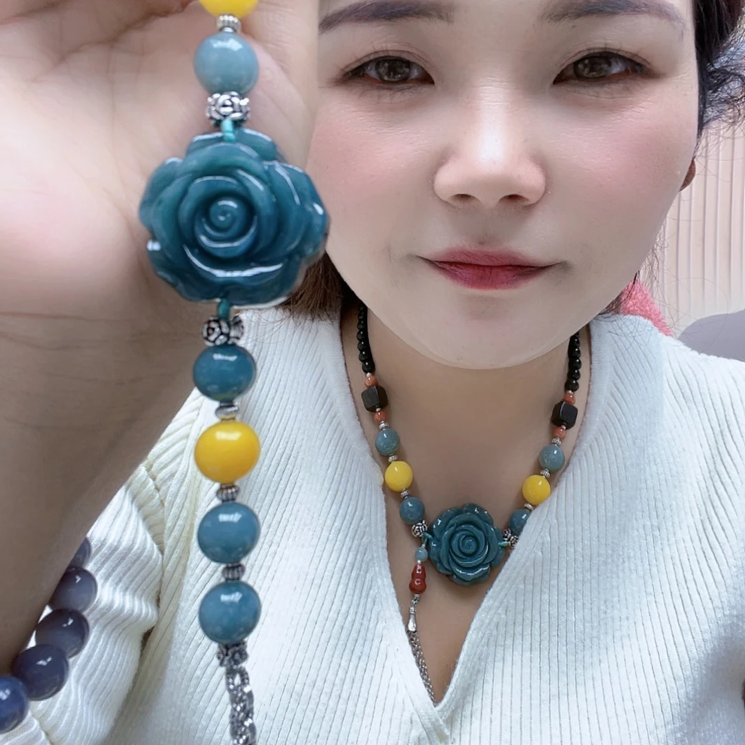 翡翠未镶嵌颈饰手链