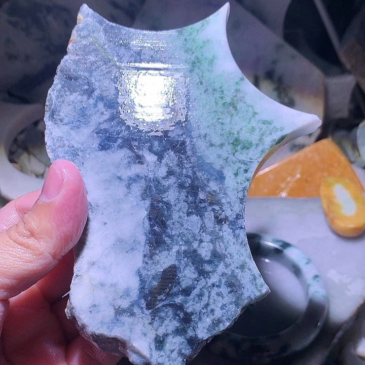 颈饰未镶嵌翡翠边角料