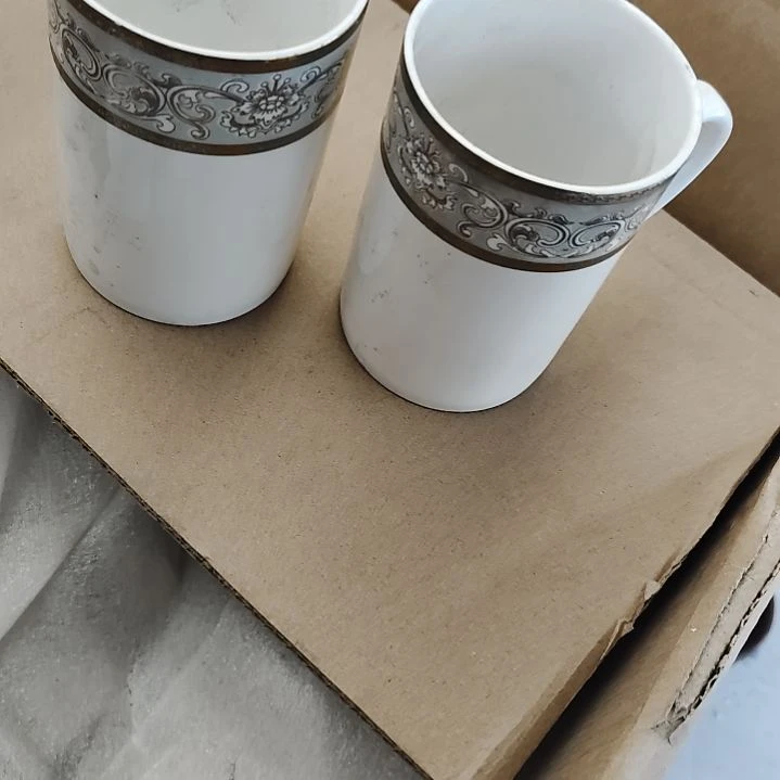 瓷片五厂，七厂各种摆件，瓷片、均有瑕疵。！