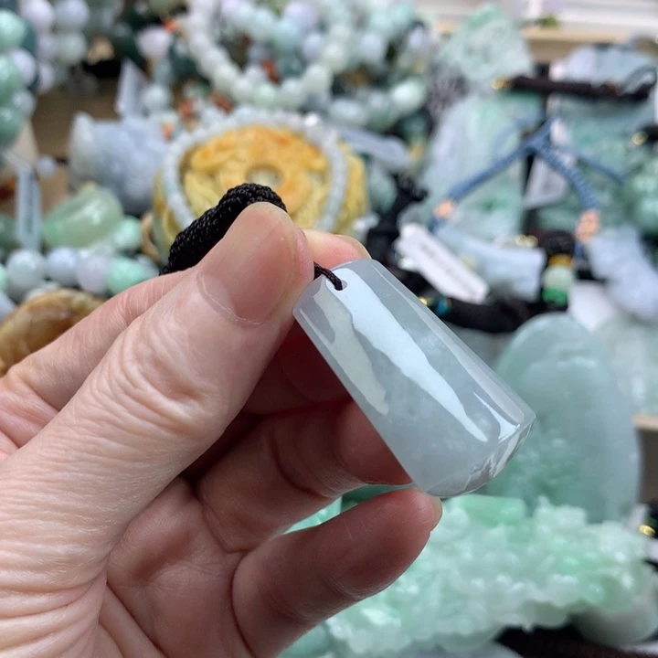翡翠未镶嵌颈饰吊坠
