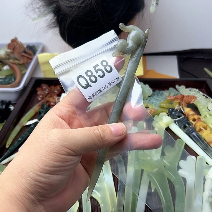 蛇纹石玉发饰合金明*