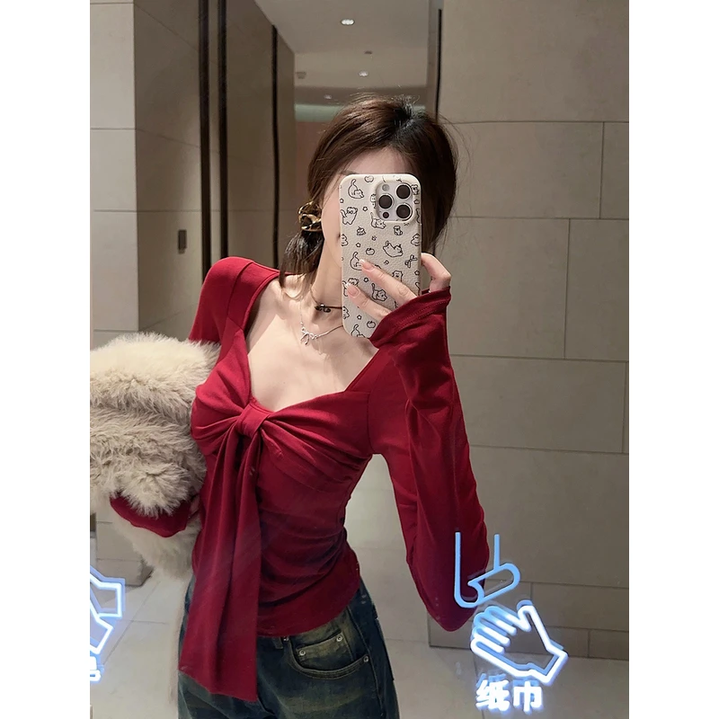 时尚红色辣妹纯欲风潮流V领修身T恤秋冬款修身显瘦精美内搭上衣潮