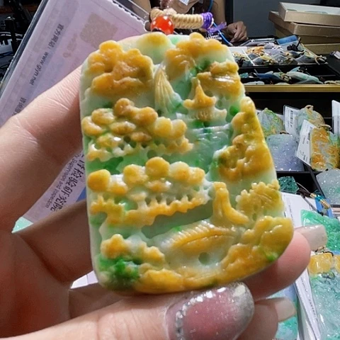 颈饰未镶嵌翡翠一个