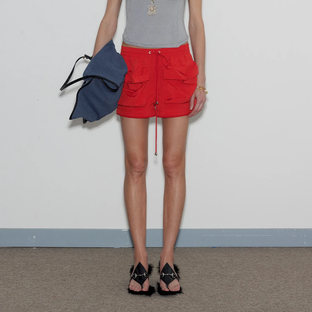 现货 Gemini 买手店 MEDIUM WELL 红色尼龙工装休闲短裤女设计感