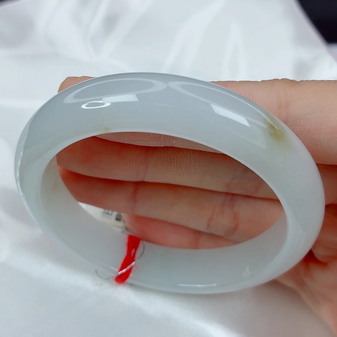 翡翠未镶嵌手镯52.8正圈，桂花糕，细腻完整