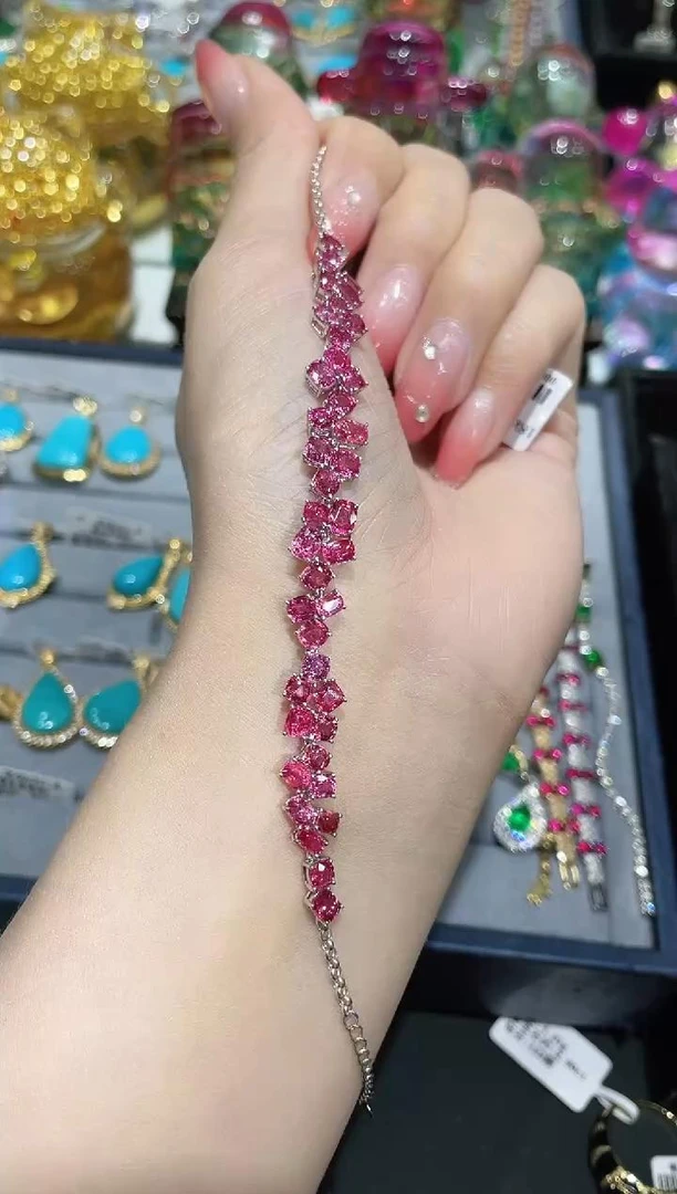 18K金镶嵌天然无烧尖晶石手链