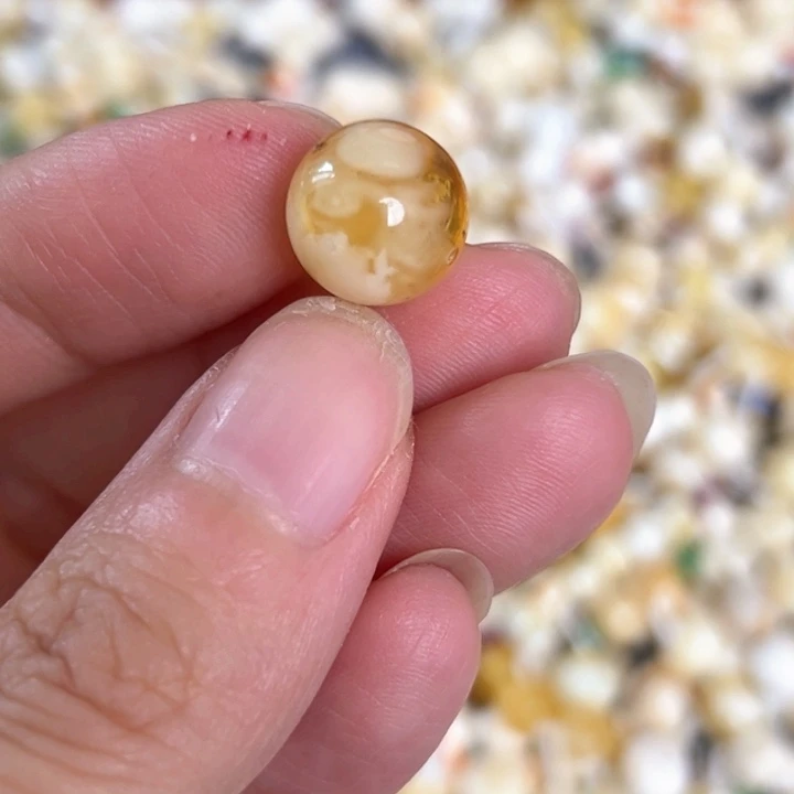 未镶嵌蜜蜡裸石11.2mm一个