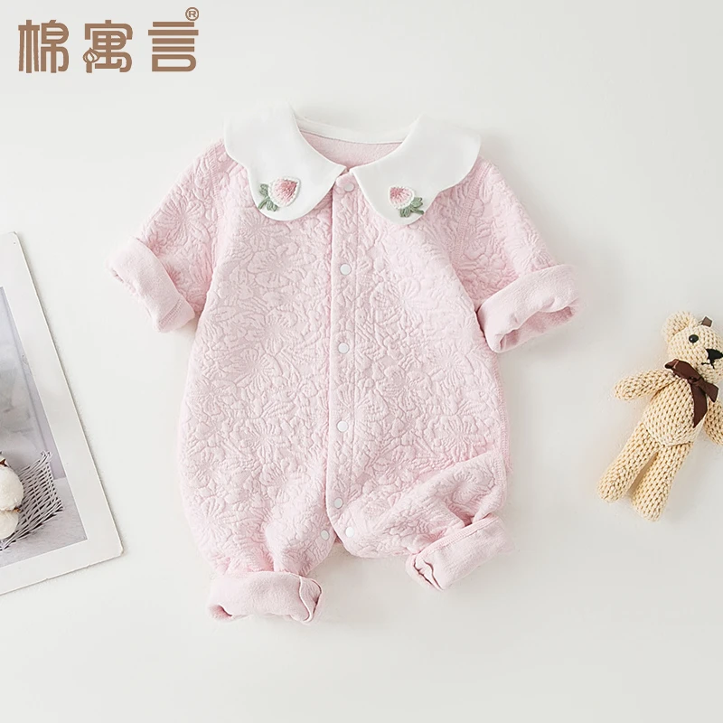 女宝宝哈衣可爱娃娃领空气层夹棉连体衣秋冬款婴儿三层压花保暖衣