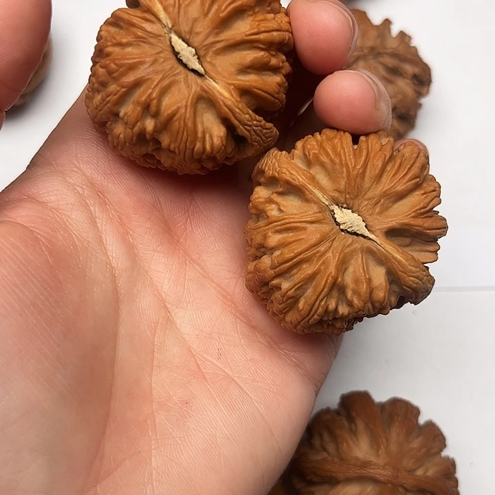 核桃秦岭文玩核桃核桃