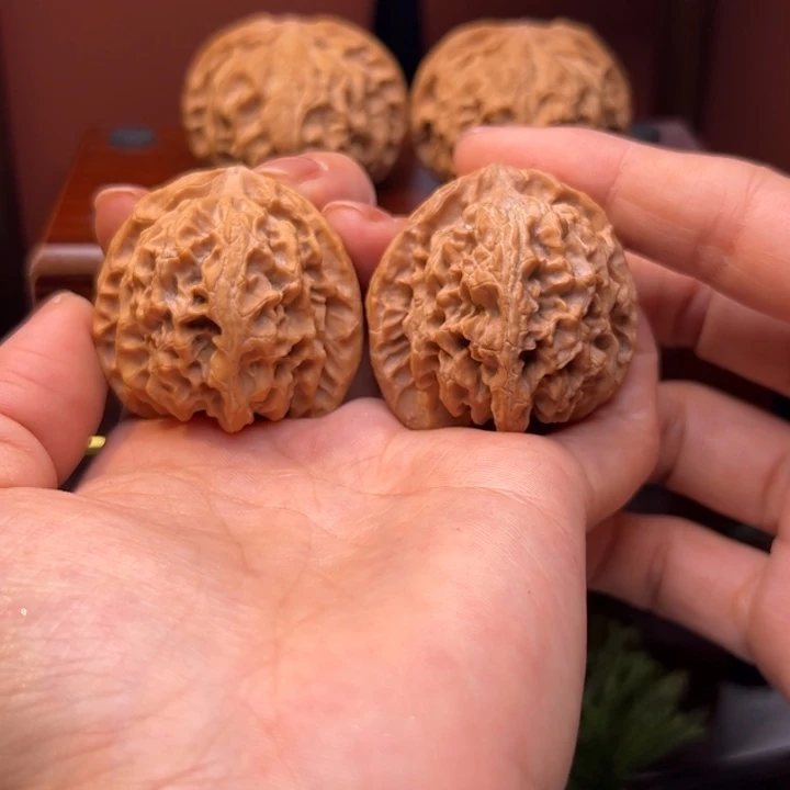 文玩核桃吊坠苹果园40