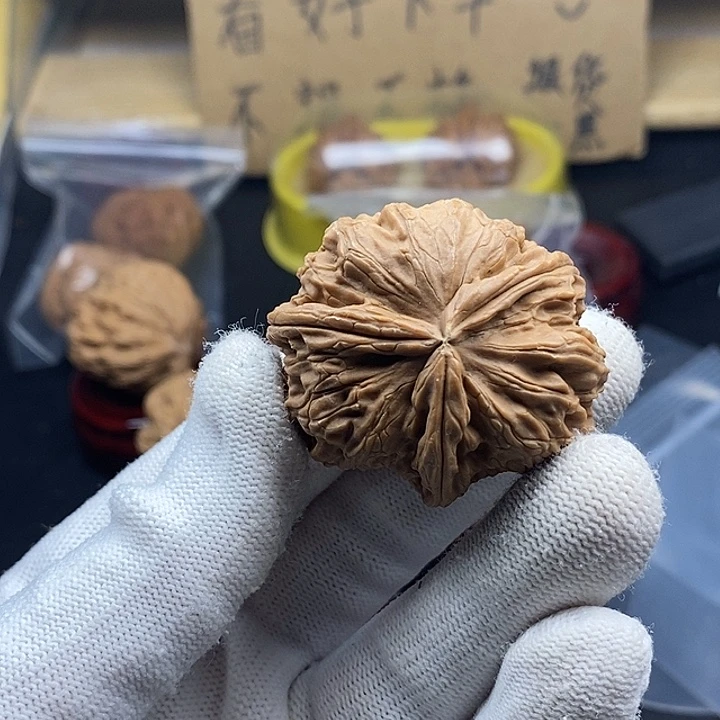 T***y文玩核桃吊坠磕碰不退不换