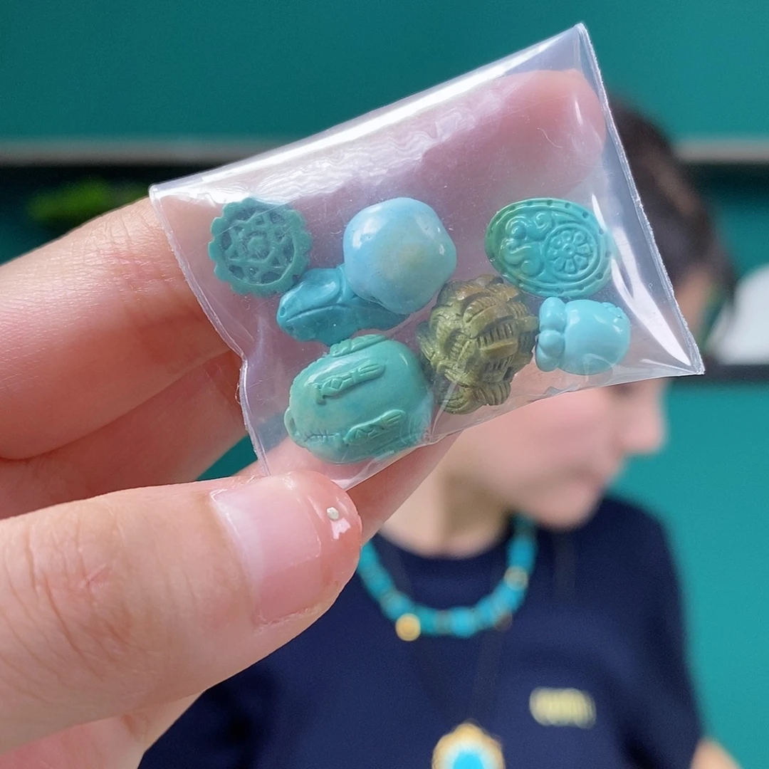 绿松石未镶嵌珠宝奇石