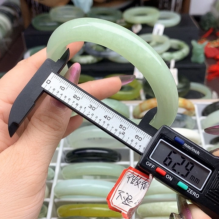 蛇纹石玉手镯未镶嵌706