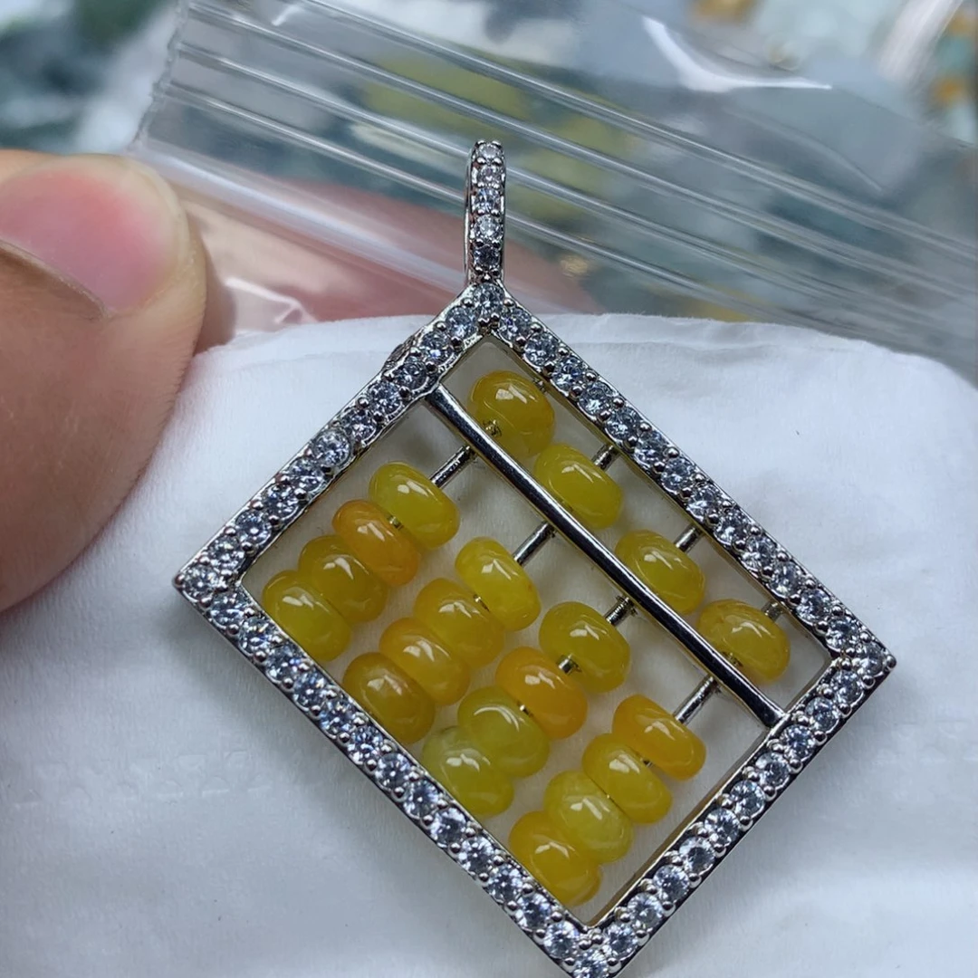 翡翠颈饰未镶嵌吊坠