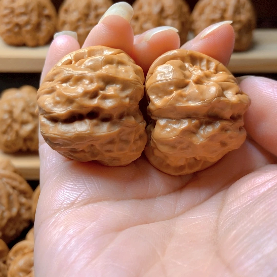 文玩核桃吊坠蛤蟆头