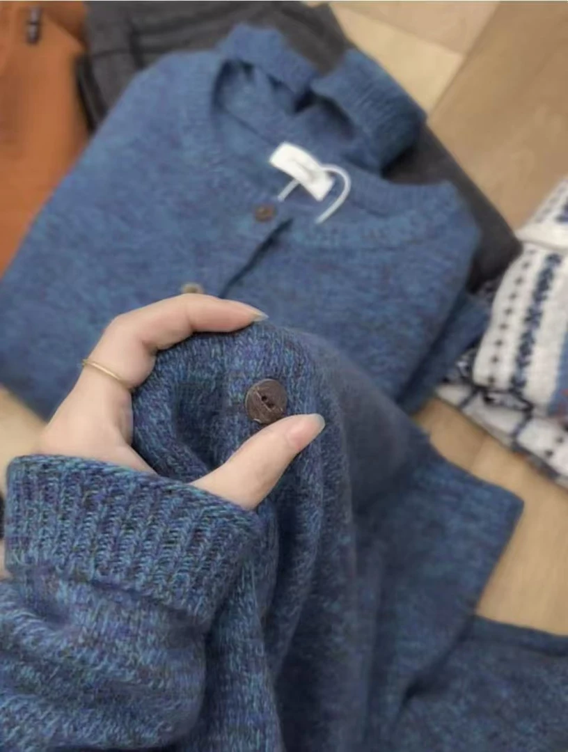 七言家高货！# 蓝眼泪木扣花纱绒感毛衣开衫118