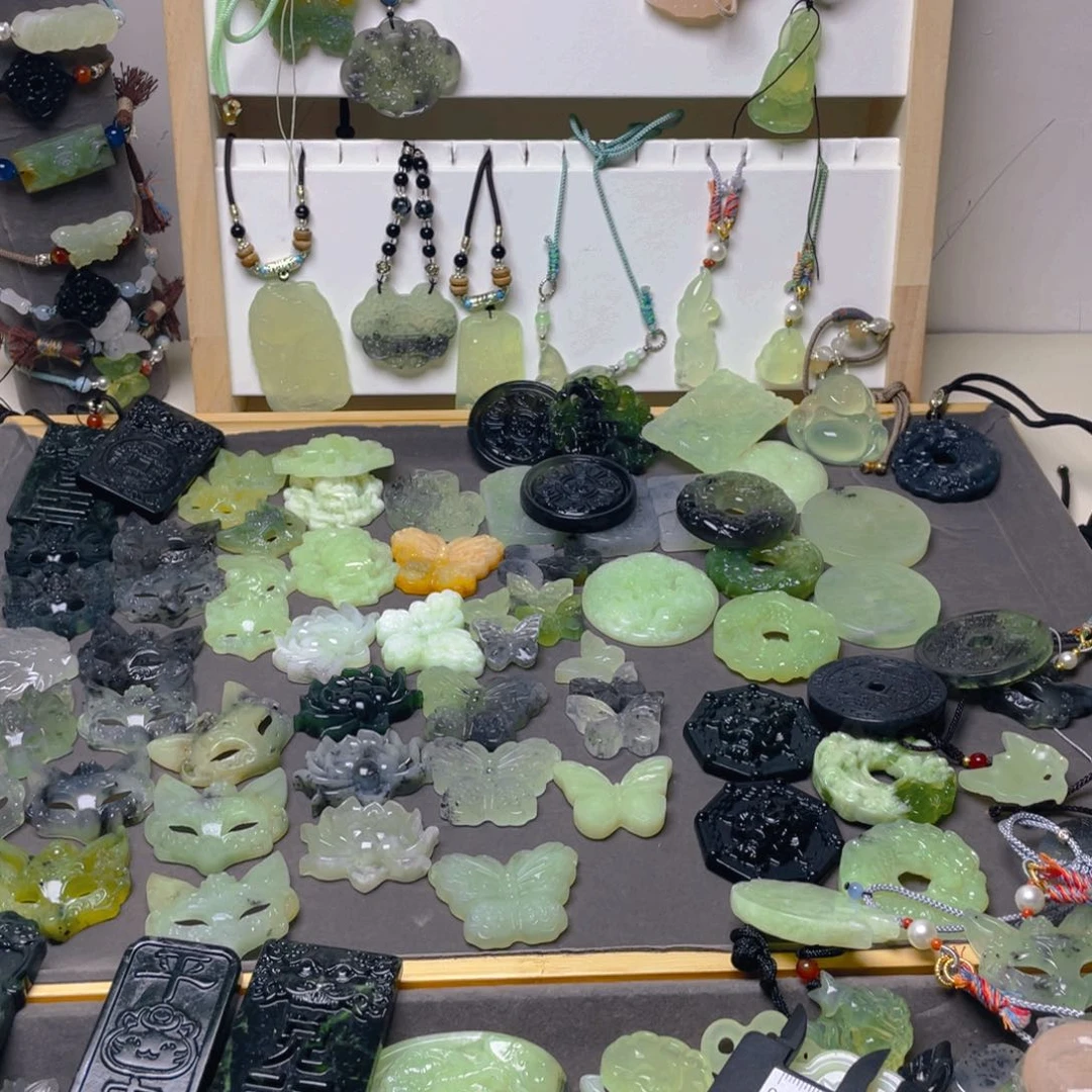 蛇纹石玉未镶嵌吊坠(赠链)A****_