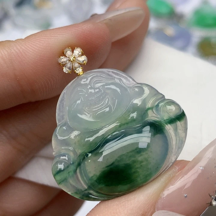 翡翠18K金镶嵌颈饰