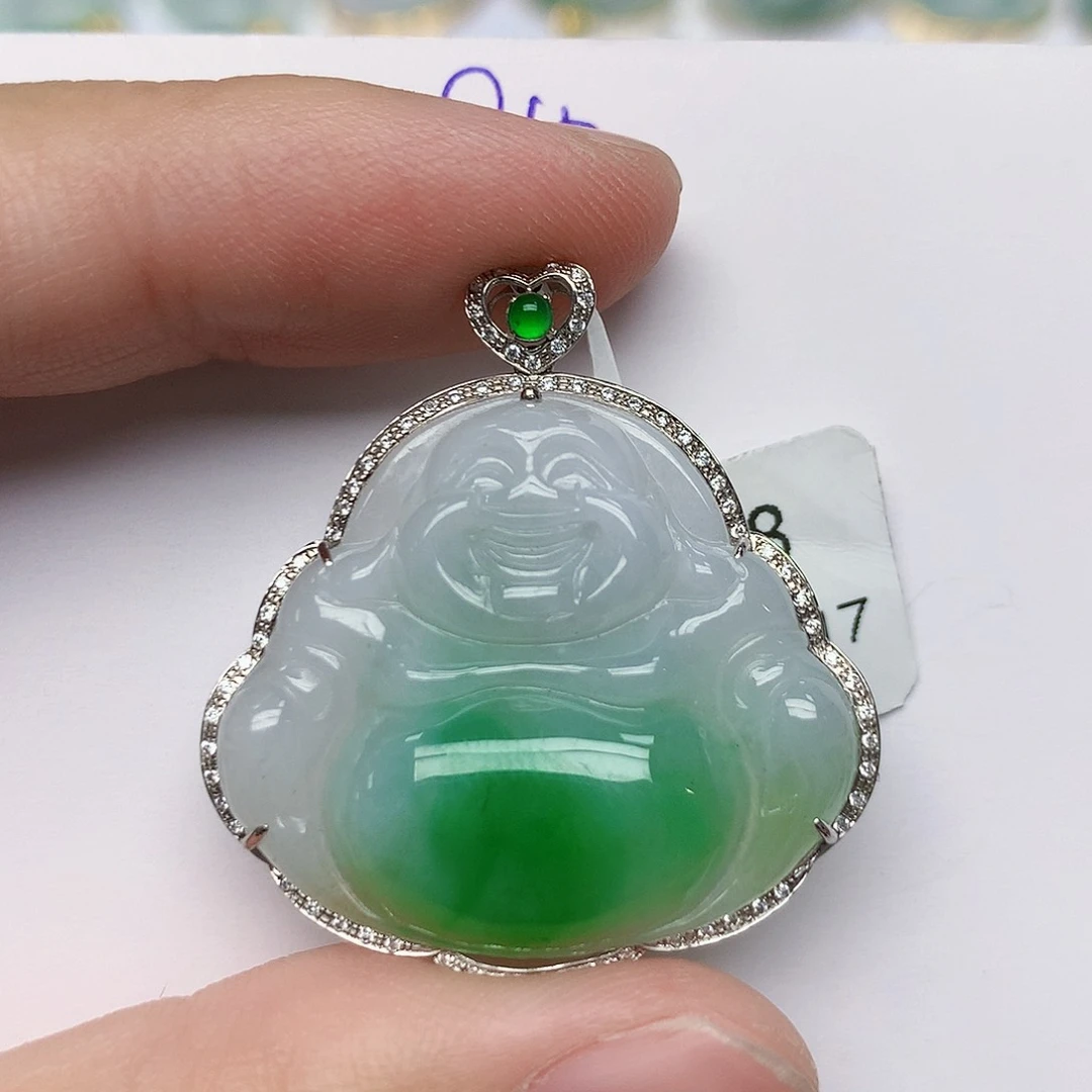 颈饰18K金镶嵌翡翠