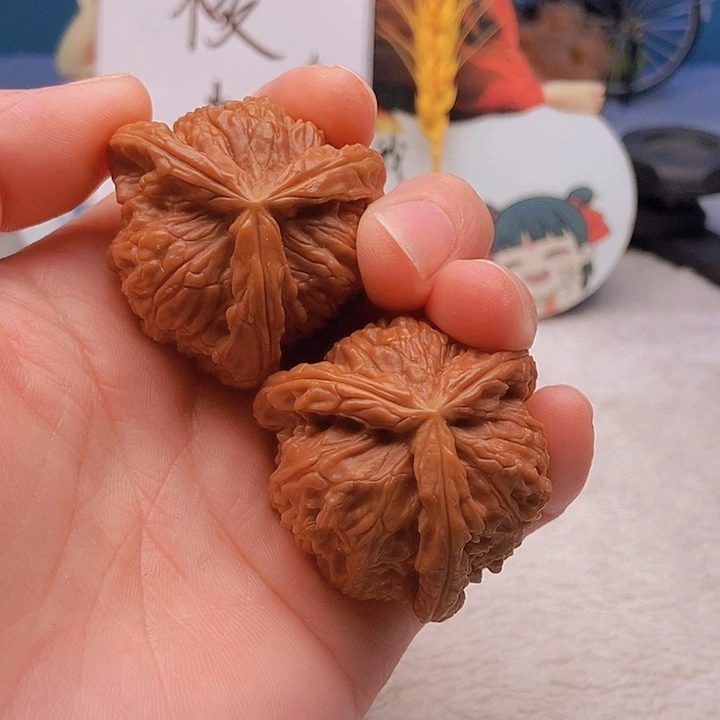 吊坠文玩核桃?三棱