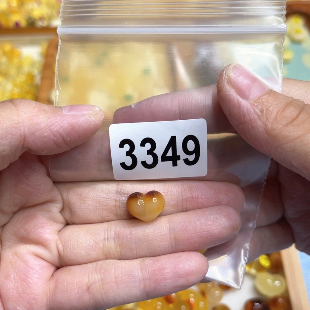 琥珀颈饰未镶嵌蜜蜡