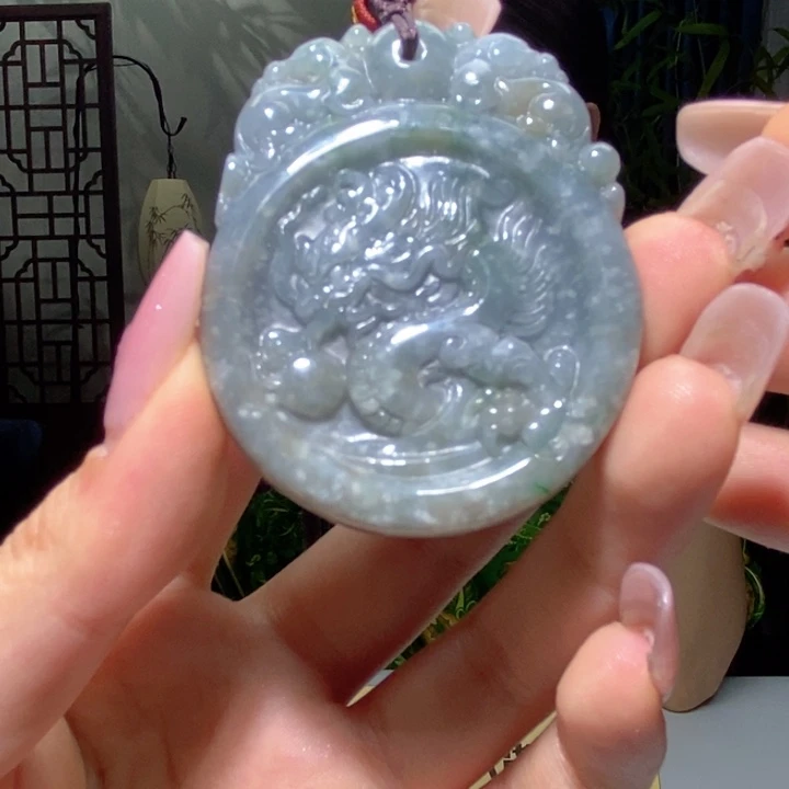 翡翠挂件未镶嵌翡翠