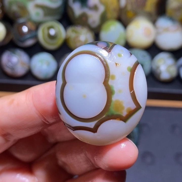 未镶嵌玛瑙/玉髓珠宝半成品69