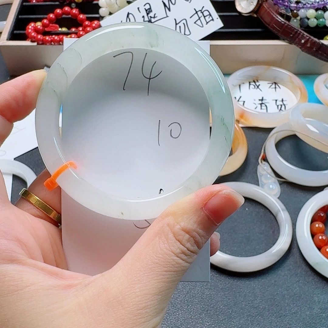 石英质玉手镯未镶嵌74