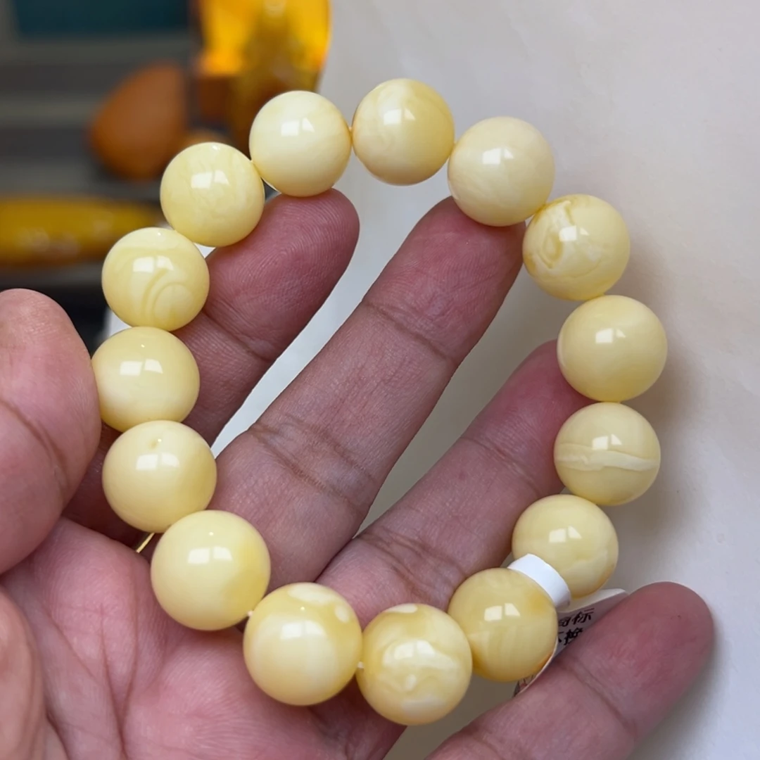 k***蜜蜡未镶嵌珠宝奇石14加25克