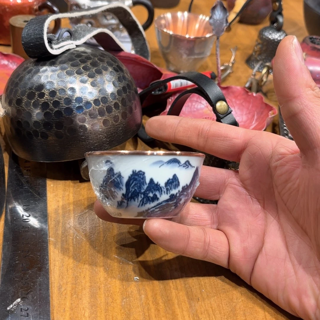 瓷包铜杯子手工锻打工艺