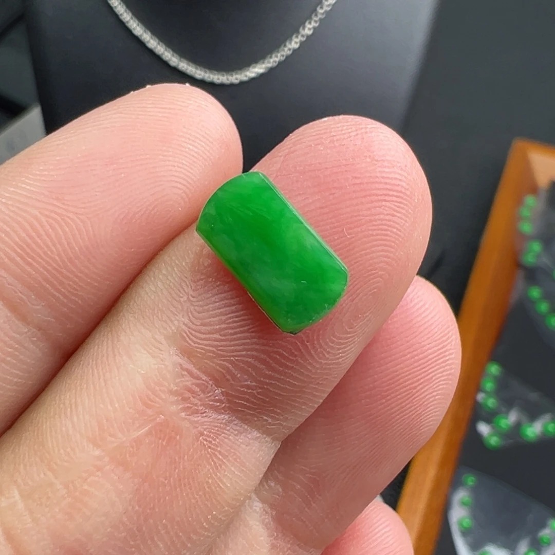 翡翠未镶嵌颈饰马鞍11.3