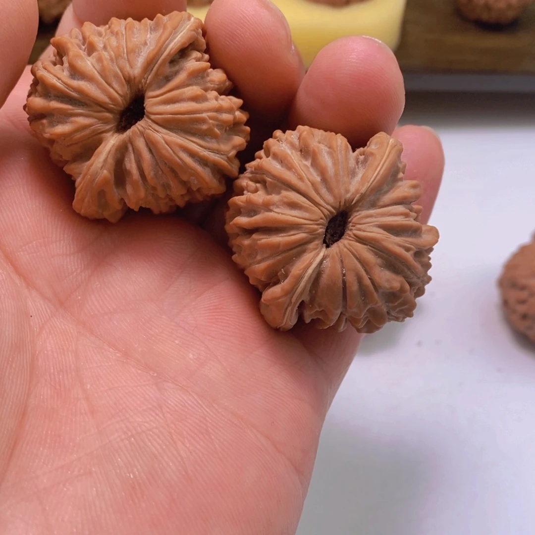 文玩核桃把件杜****?文玩核桃四座楼