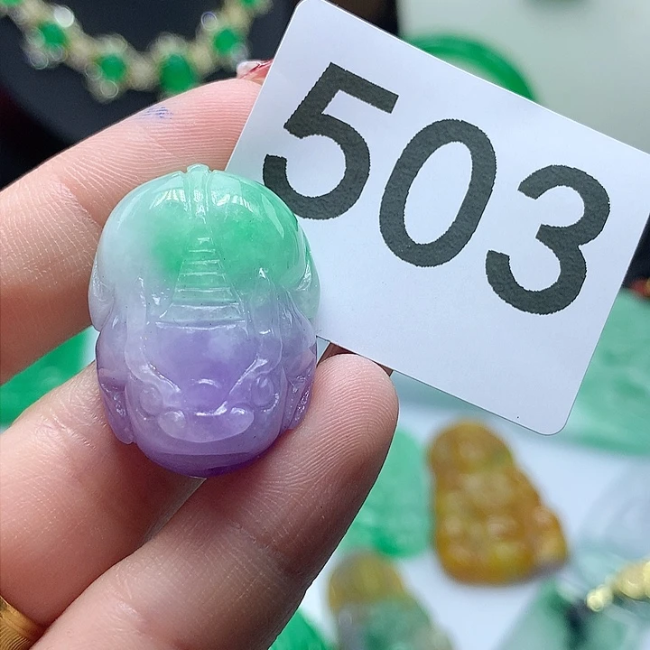 翡翠吊坠(赠链)未镶嵌