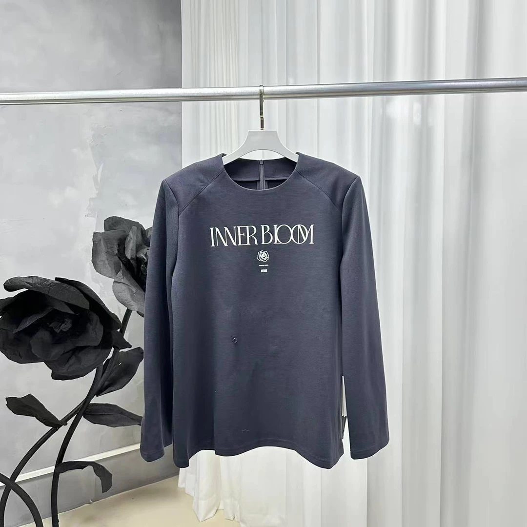 D STUDIO 灰色字母侧扣长袖上衣 D1855