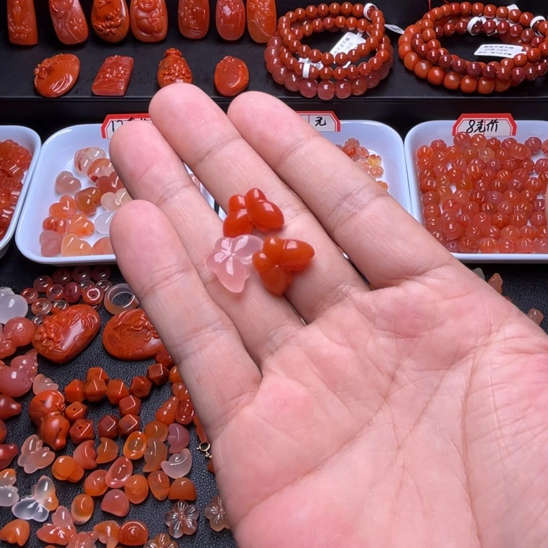 茹***莯南红玛瑙未镶嵌珠宝半成品