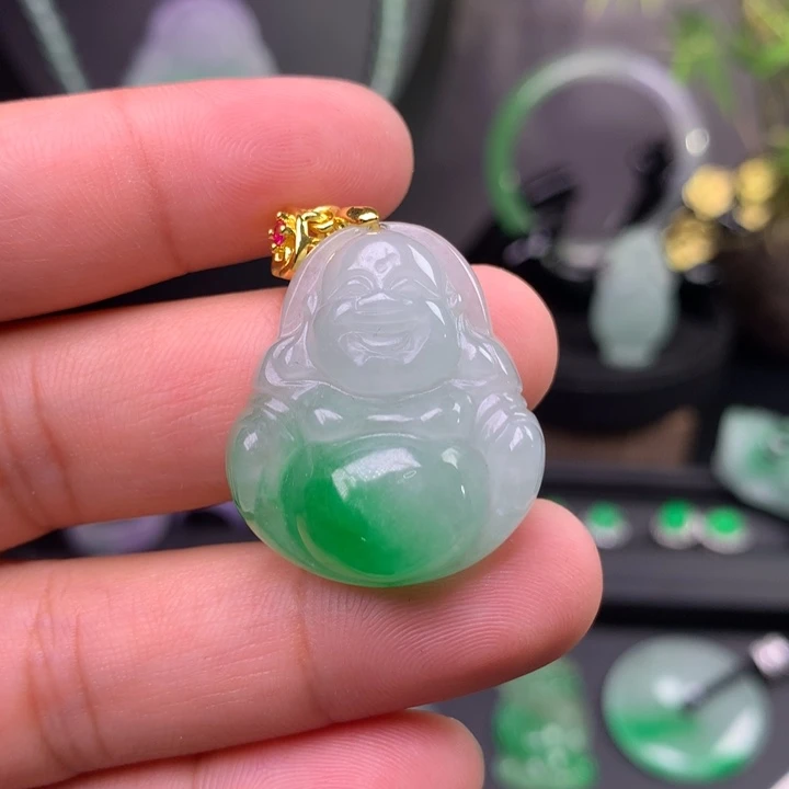 翡翠未镶嵌吊坠(赠链)伊**奶