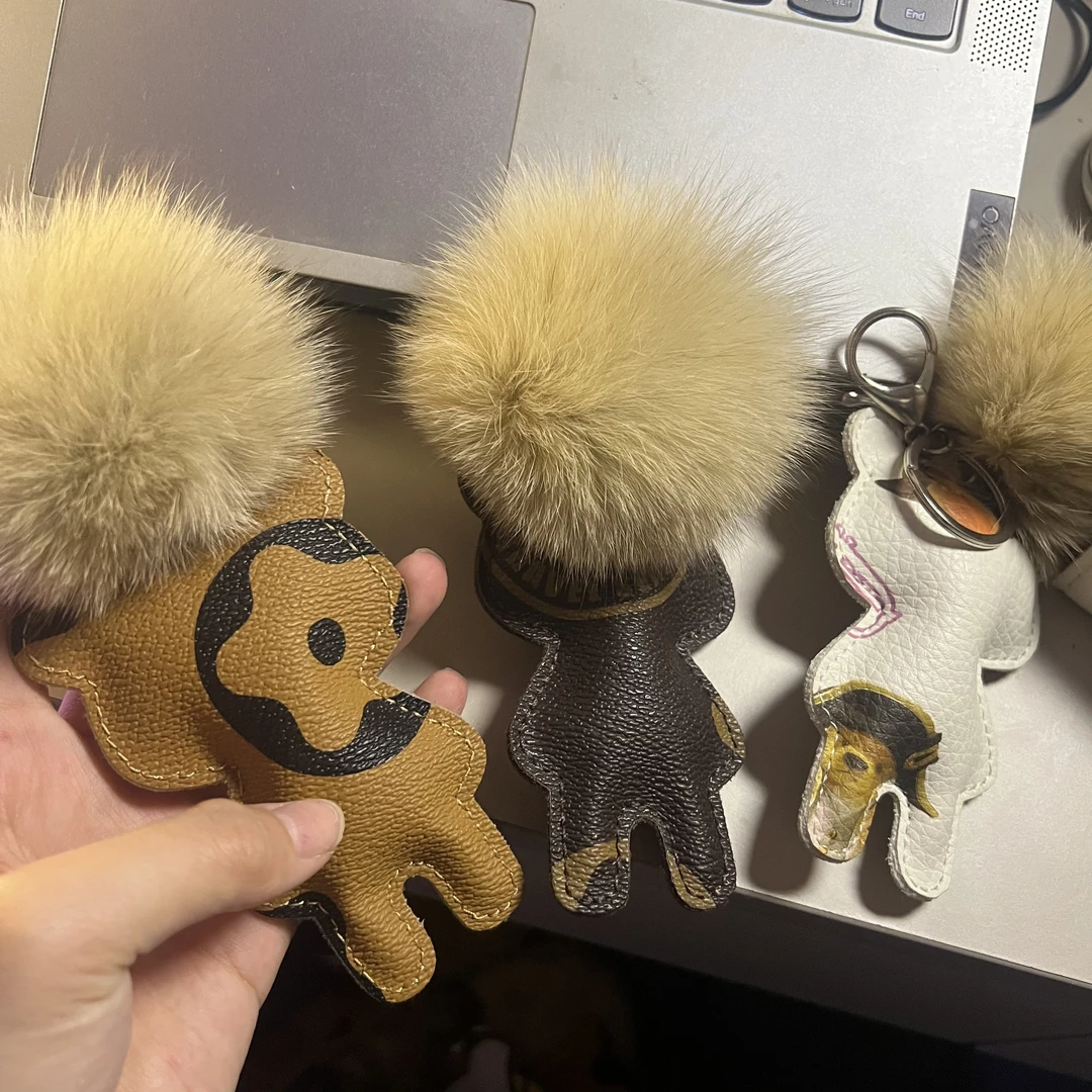 随机一个小熊挂件