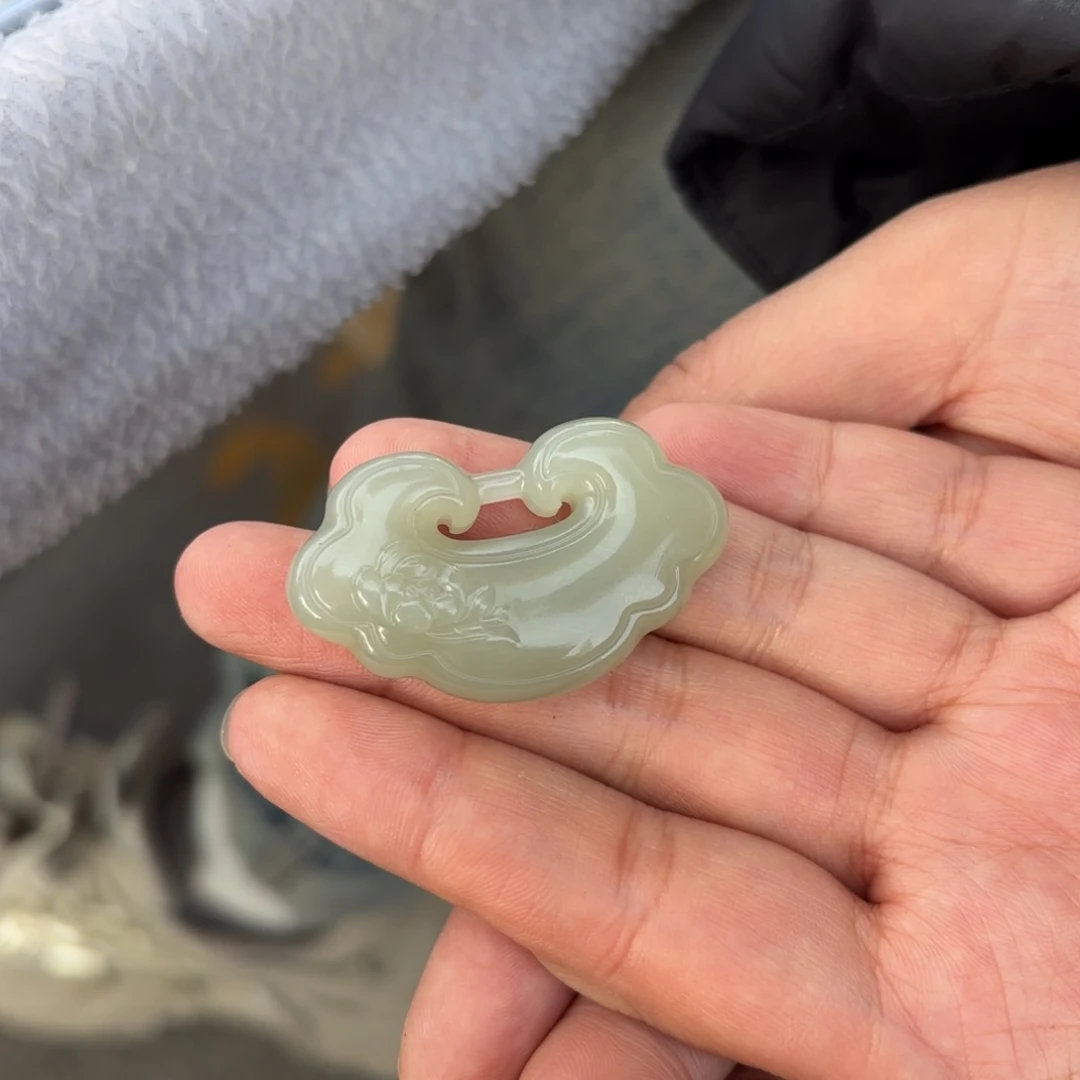 和田玉如意定制不退换未镶嵌L****铺