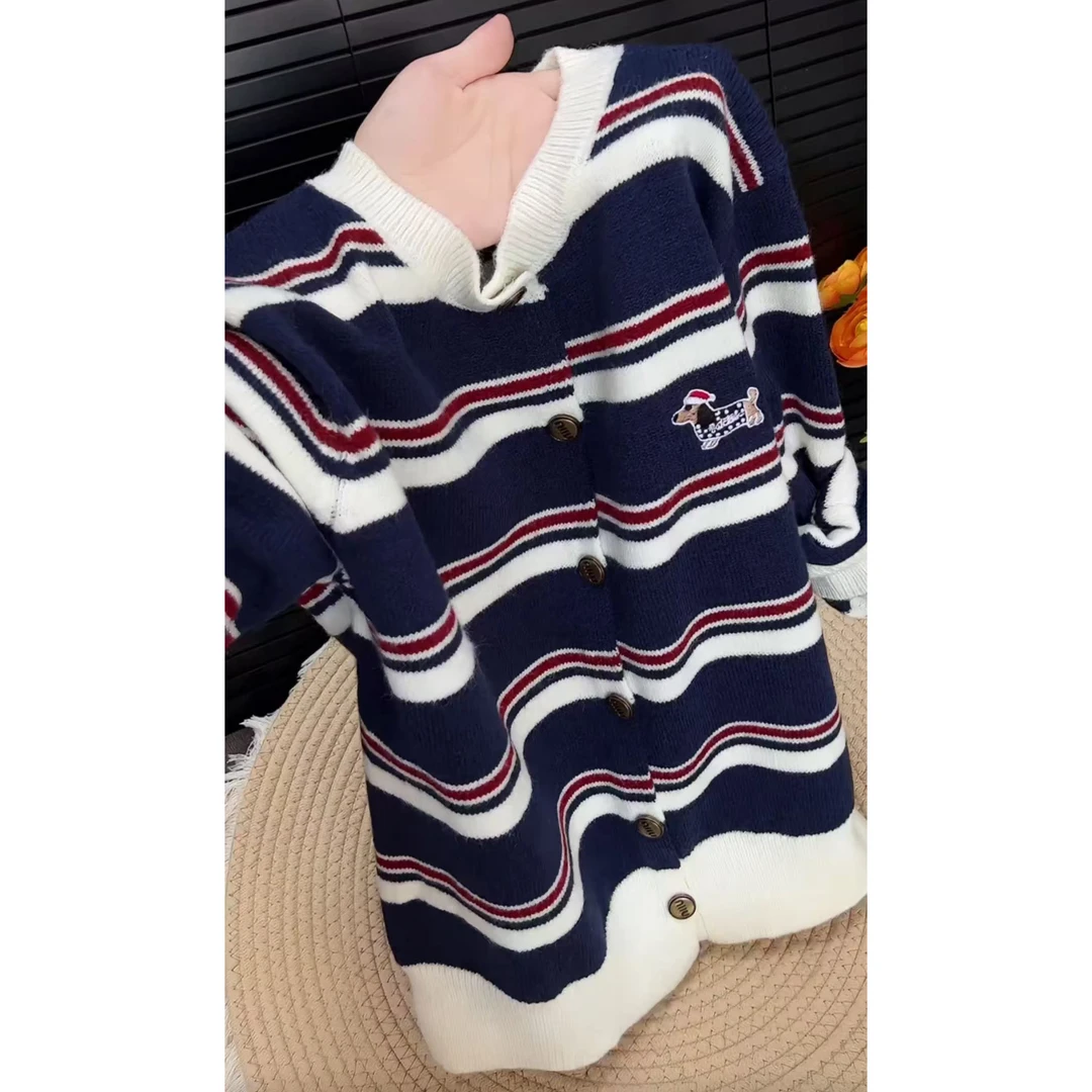 今年流行穿搭2025早秋新款温柔风条纹小狗刺绣毛针织衫长袖上衣