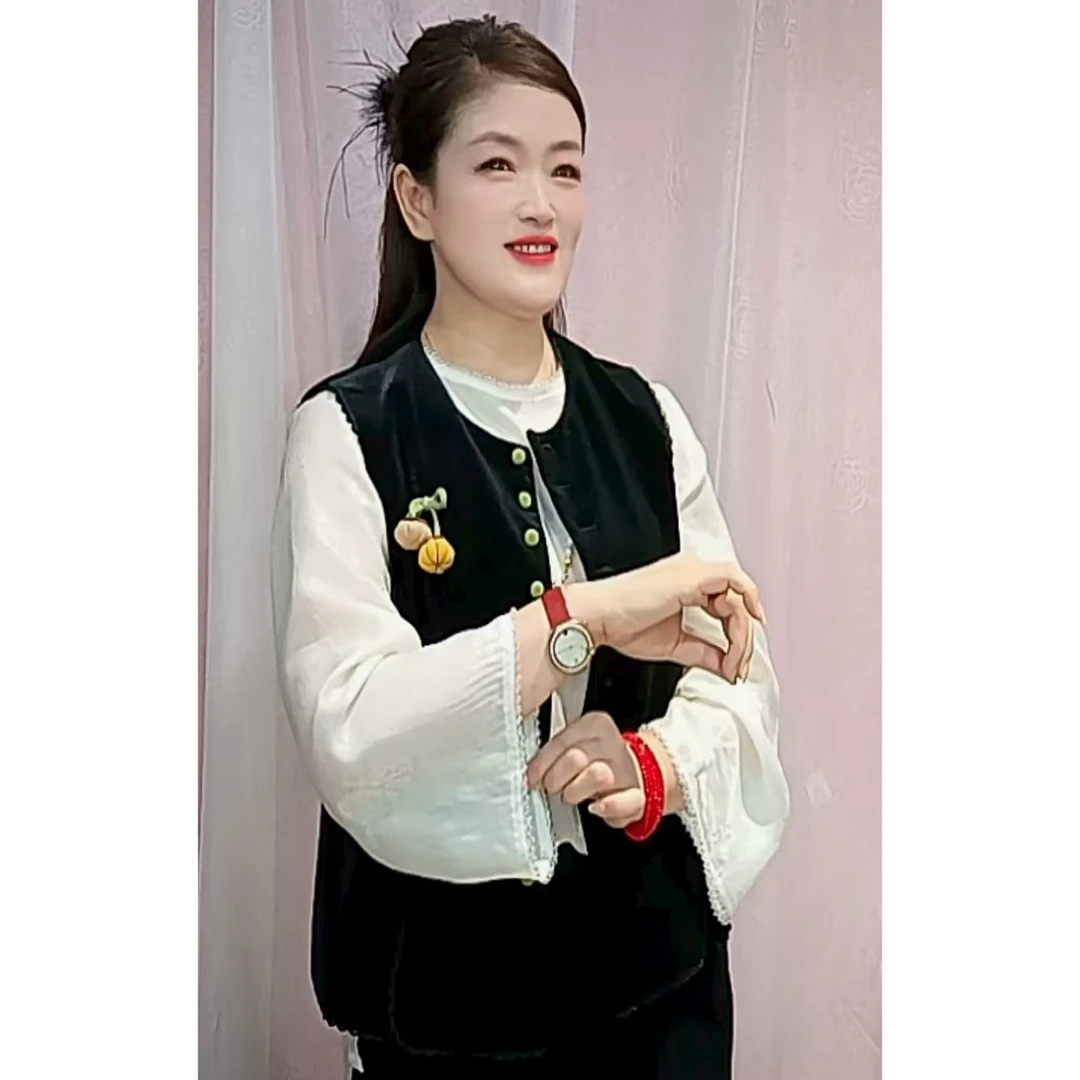 纯色女秋季厚款刺绣蕾丝透气马夹上衣短款立领马甲潮流小香风