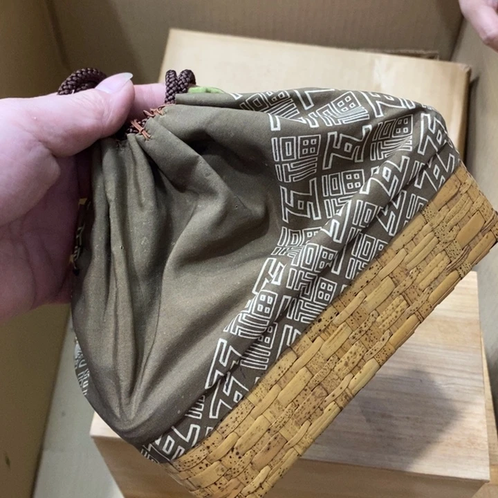 中古品有微瑕，谨慎入手
