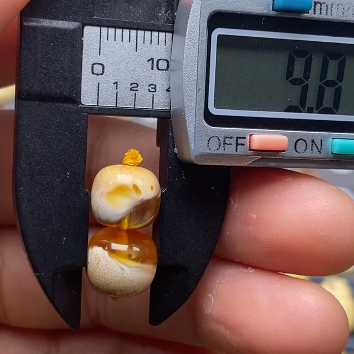 未镶嵌蜜蜡珠宝奇石