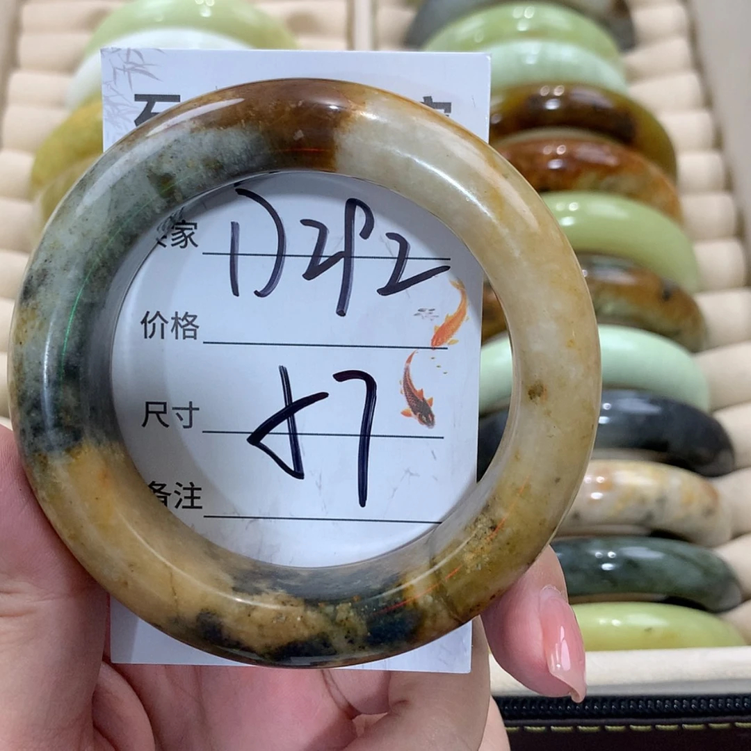 【闪购商品】未镶嵌蛇纹石玉手镯