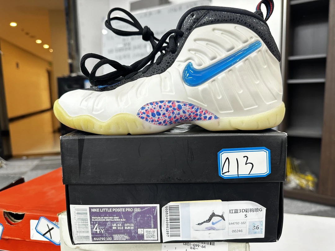 Nike  3D彩钩喷  全新原盒 36码   11月19  白13