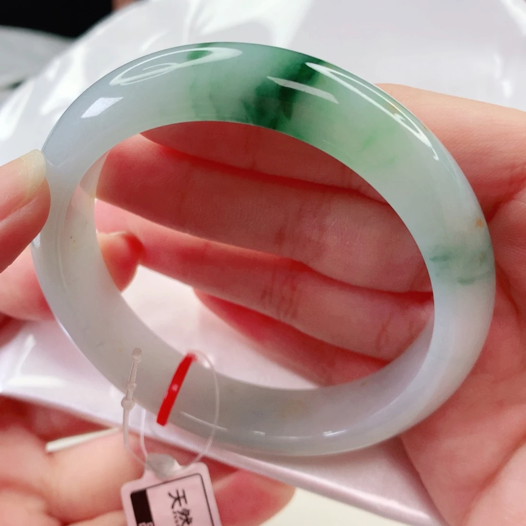 翡翠手镯未镶嵌圈口56