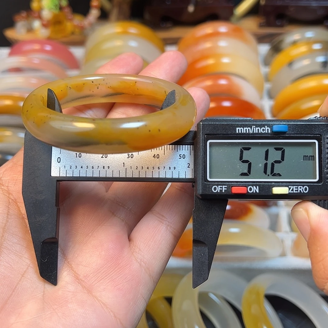 石英质玉（黄龙玉）未镶嵌手镯