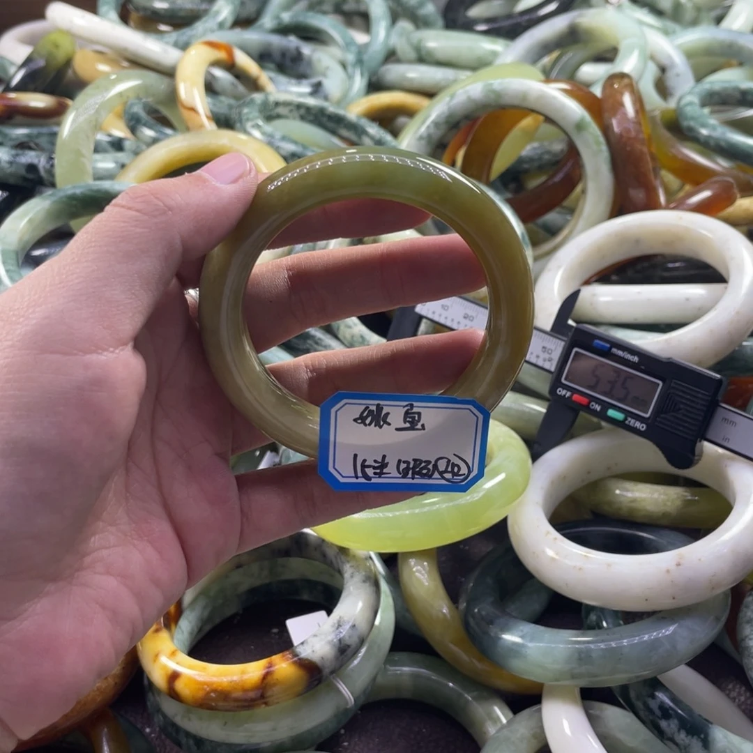 姚***儿蛇纹石玉未镶嵌手镯